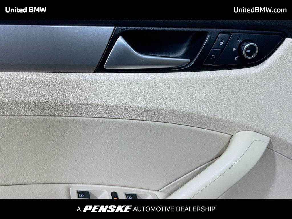 Thumbnail: 2015 Volkswagen Passat - 3