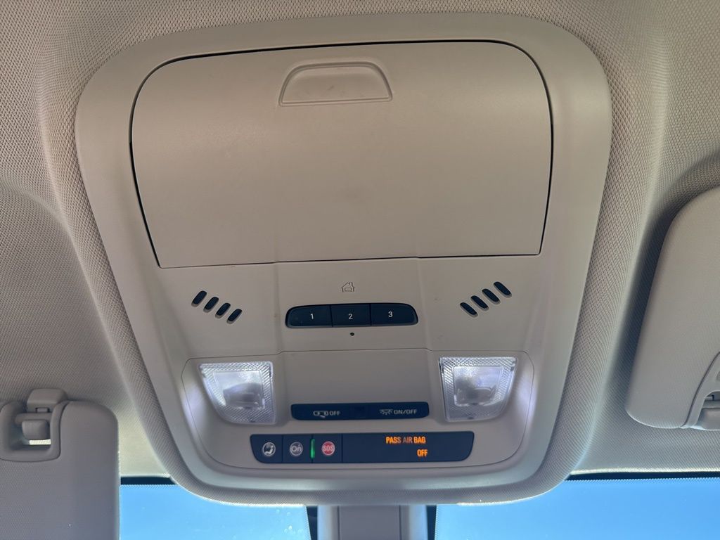 2019 Buick Regal TourX AWD Essence