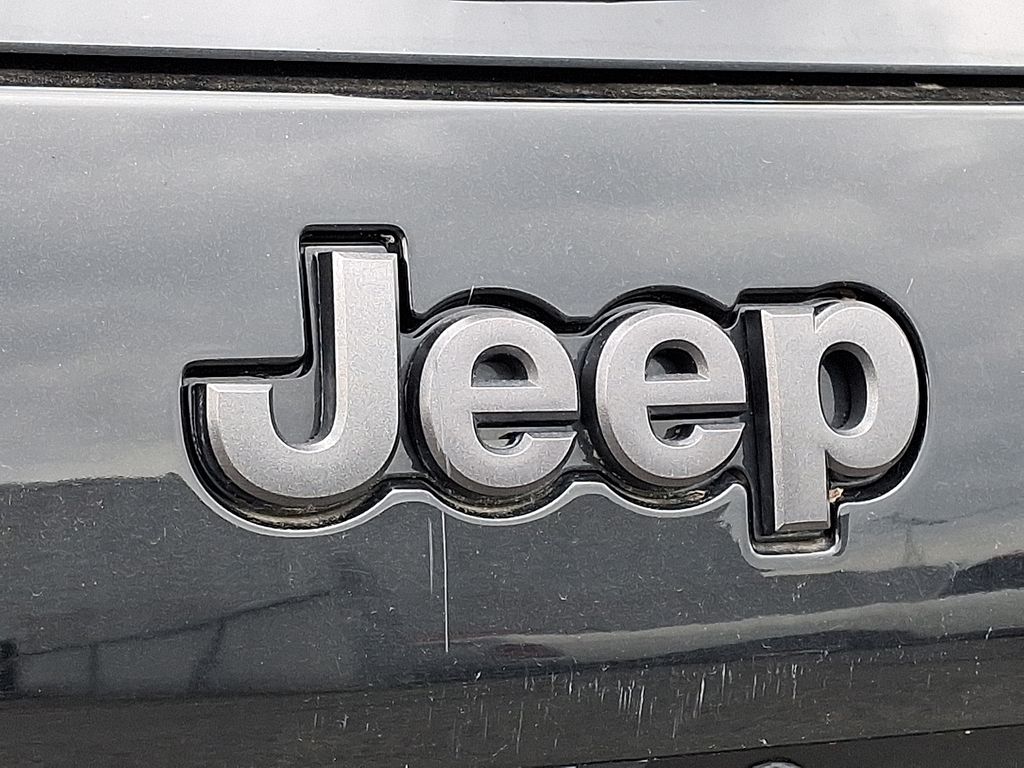 2019 Jeep Cherokee — photo 9