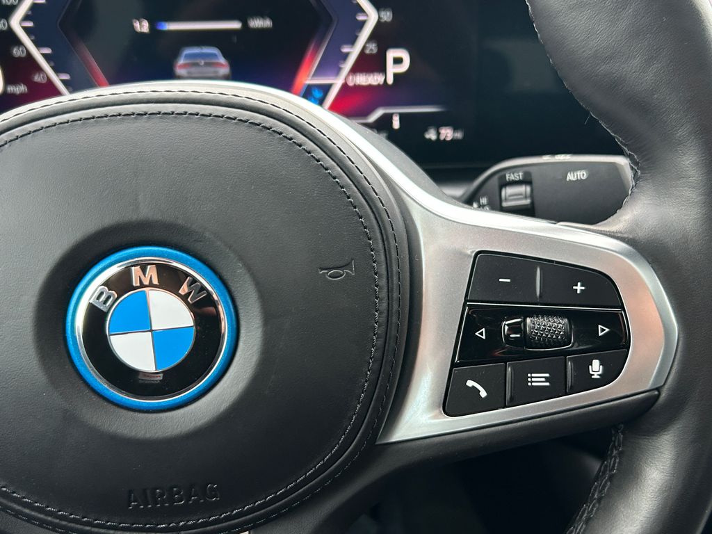 Thumbnail: 2023 BMW i4 - 20