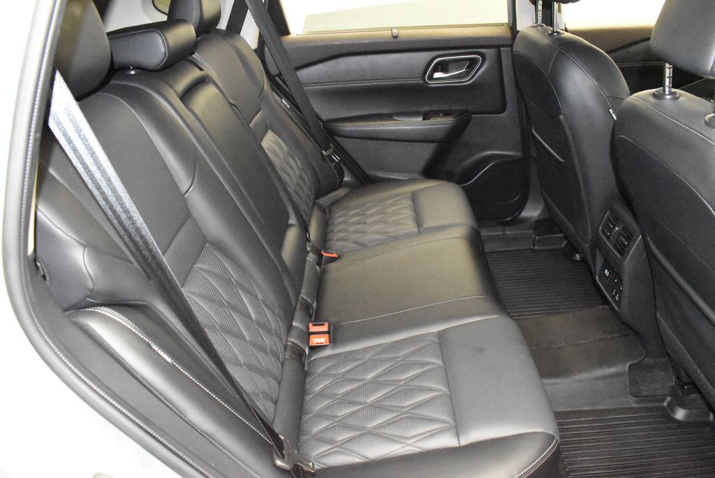 2023 Nissan Rogue Platinum 31