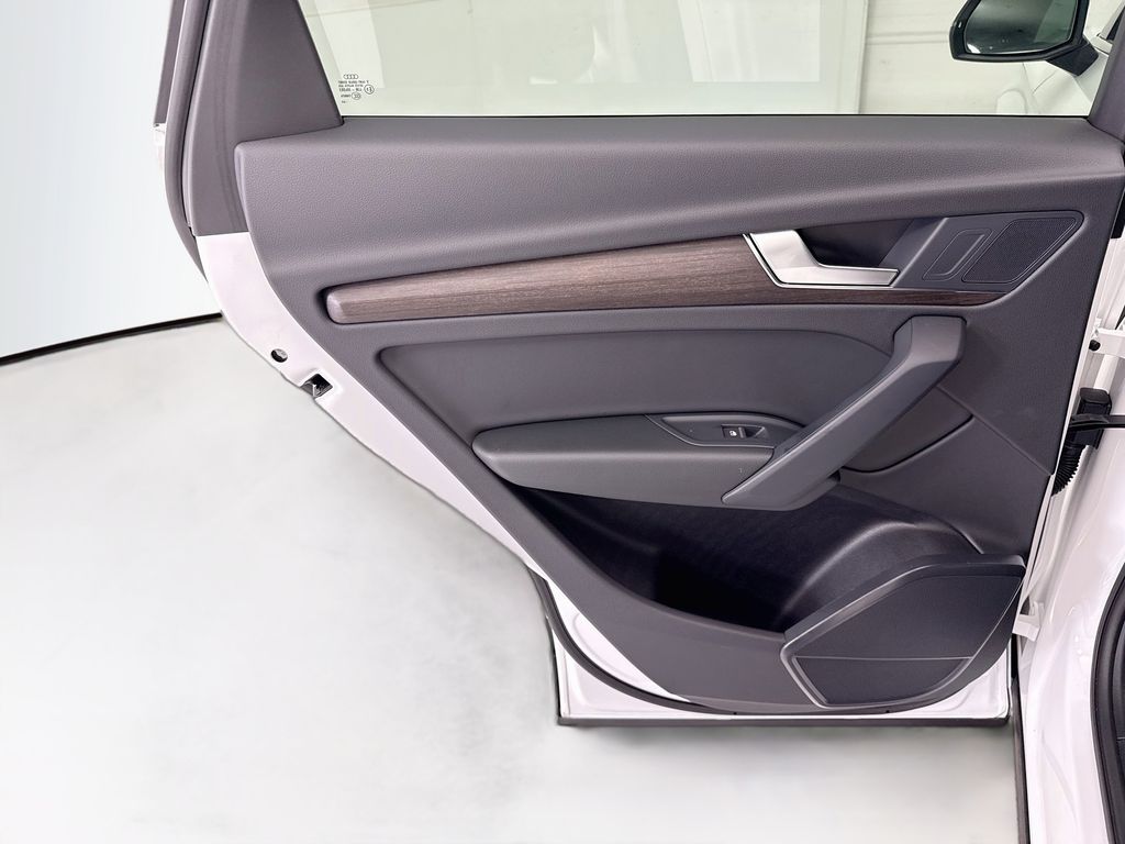 Thumbnail: 2023 Audi Q5 - 24