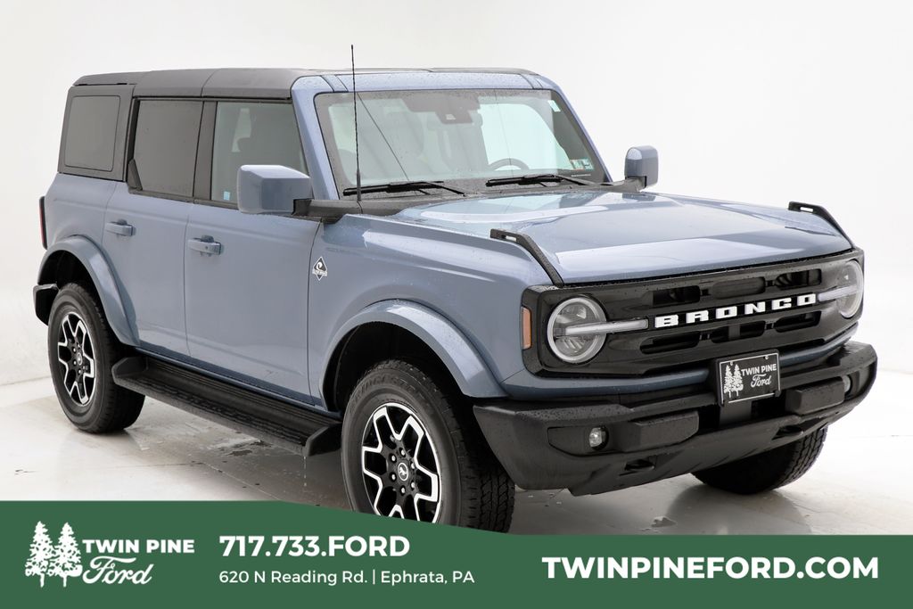 2025 Ford Bronco Outer Banks 4-Door 4WD