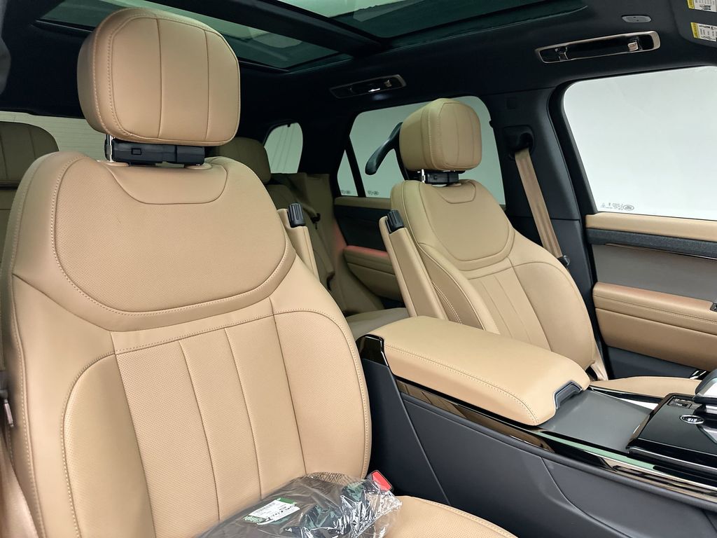Thumbnail: 2026 Land Rover Range Rover Sport - 6