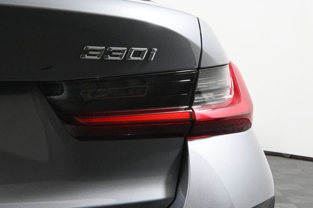 Thumbnail: 2023 BMW 3 Series - 13