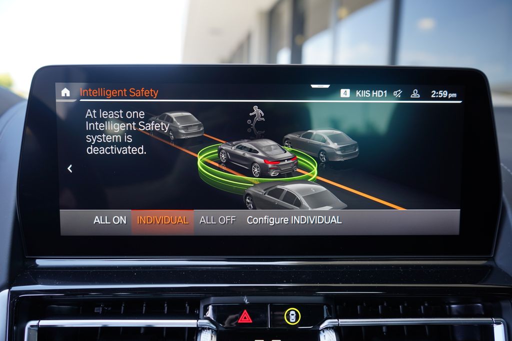 Thumbnail: 2026 BMW 8 Series - 18