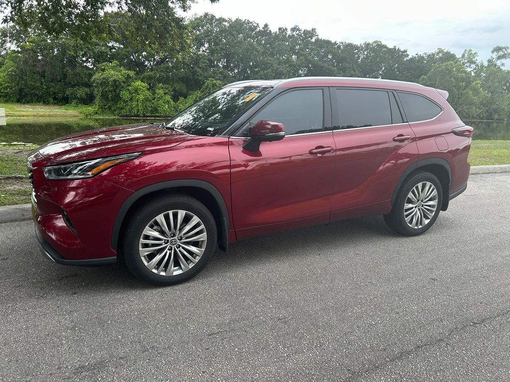 Thumbnail: 2024 Toyota Highlander - 2