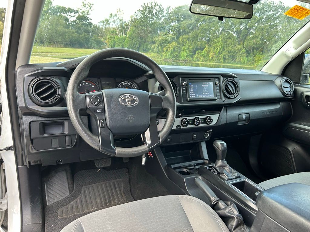 Thumbnail: 2017 Toyota Tacoma - 11