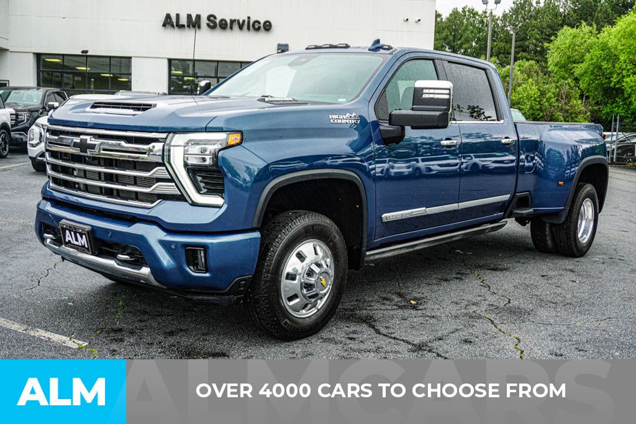 Used 2024 Blue Chevrolet High Country image 3