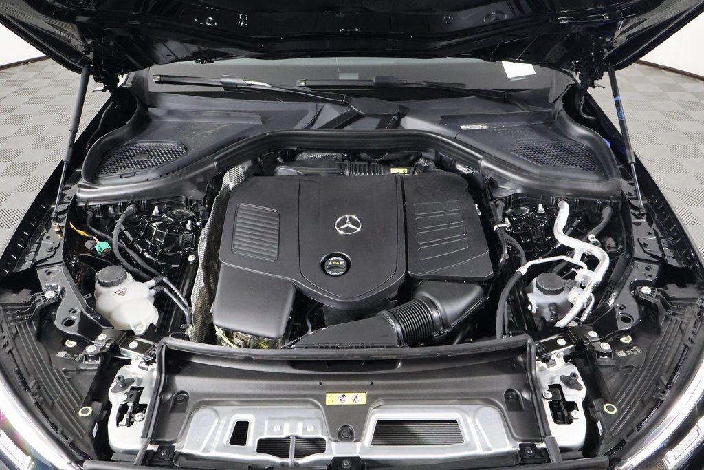 Thumbnail: 2025 Mercedes-Benz GLC - 9