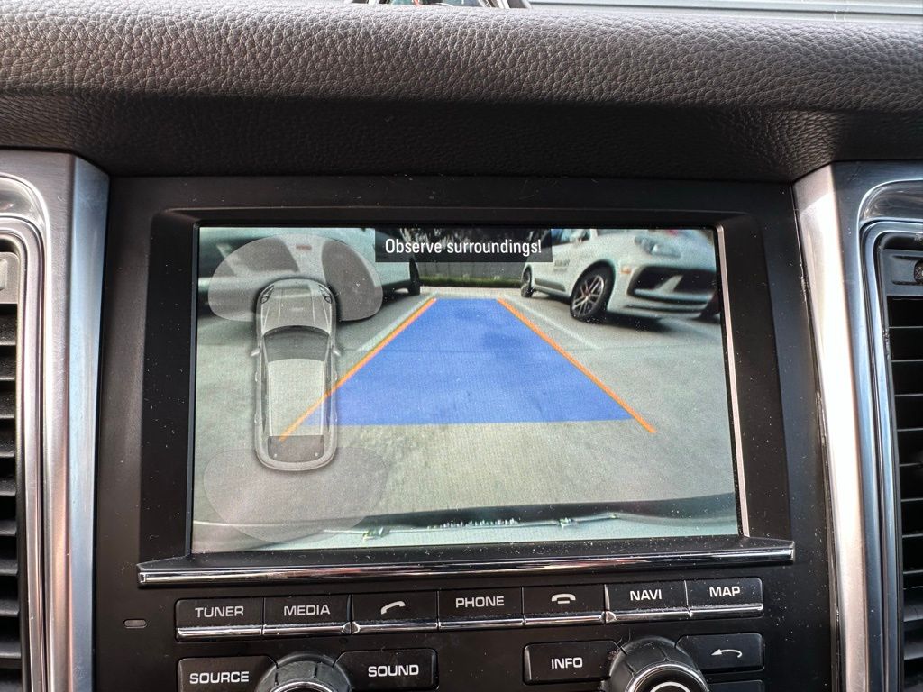 Thumbnail: 2016 Porsche Macan - 31