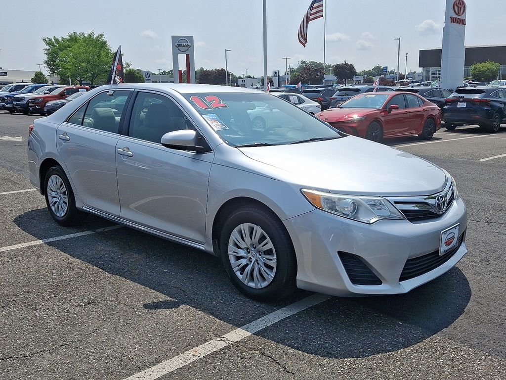 2012 Toyota Camry LE 3