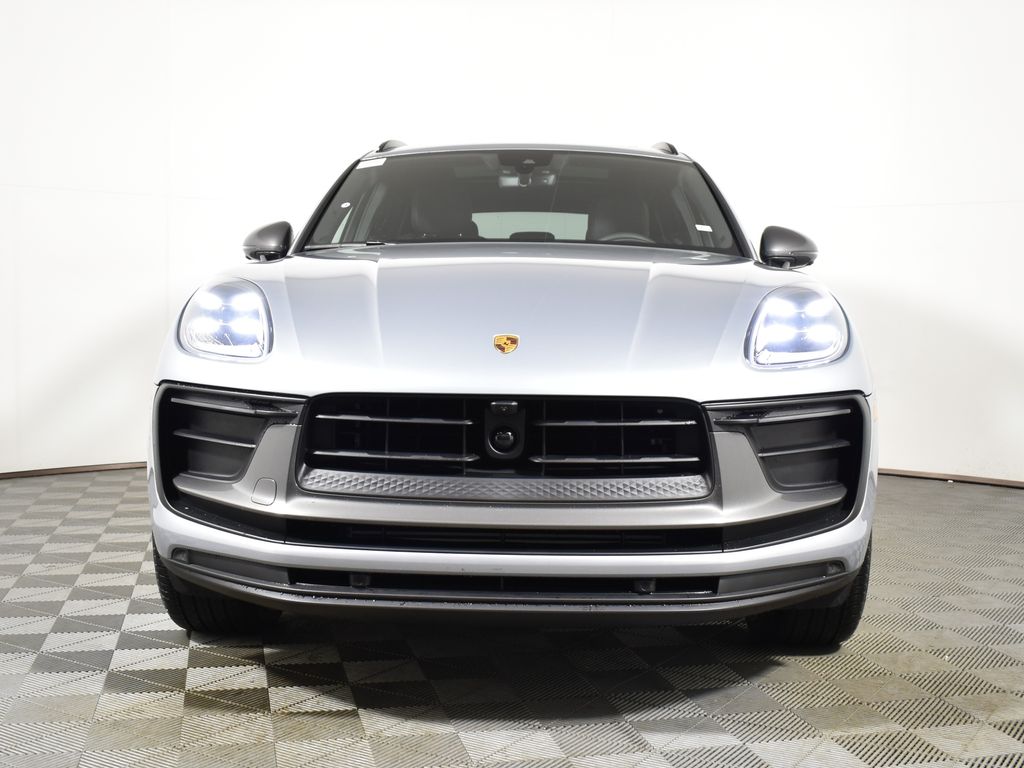 Thumbnail: 2026 Porsche Macan - 10