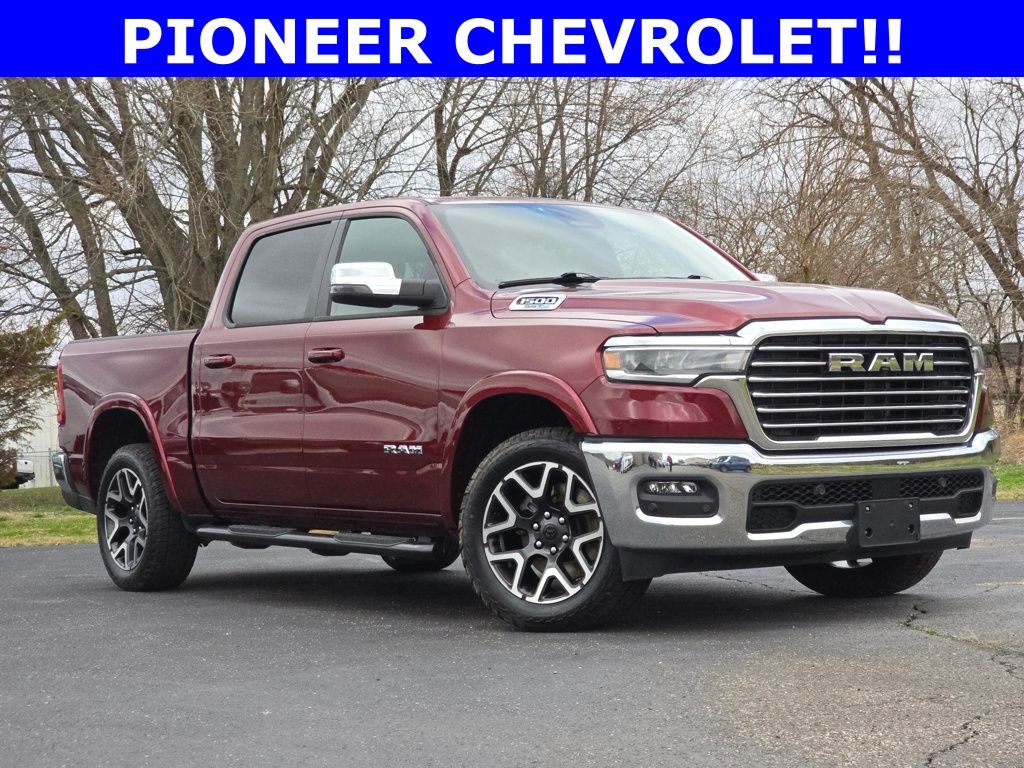 2025 RAM 1500 Laramie Crew Cab 4WD