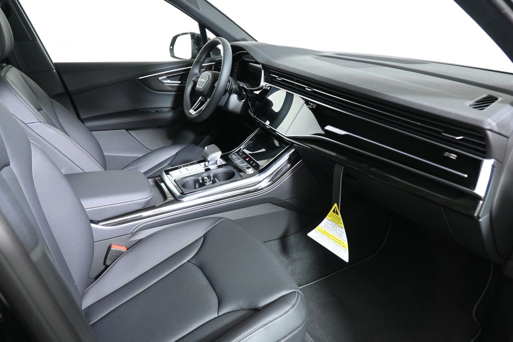 Thumbnail: 2026 Audi Q7 - 21