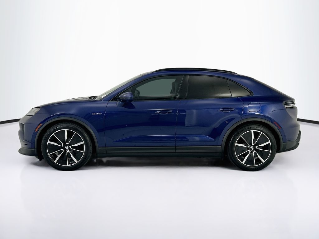 Thumbnail: 2026 Porsche Macan - 2