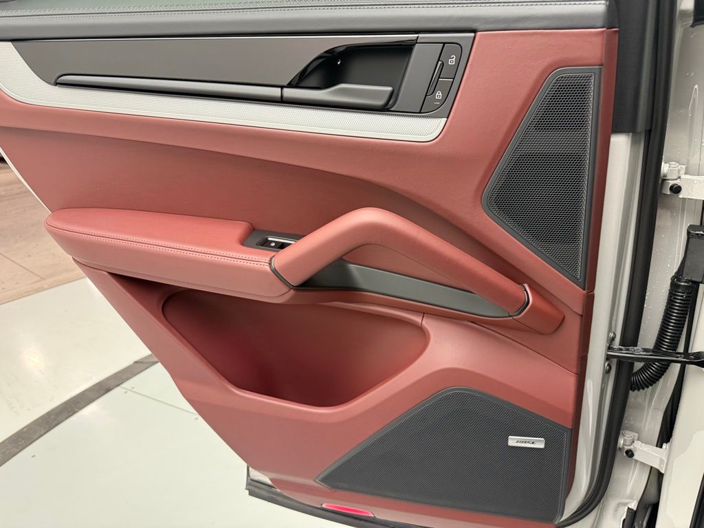 Thumbnail: 2026 Porsche  - 25