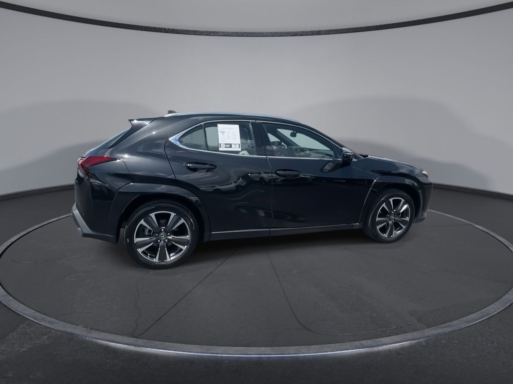 Thumbnail: 2024 Lexus UX - 9