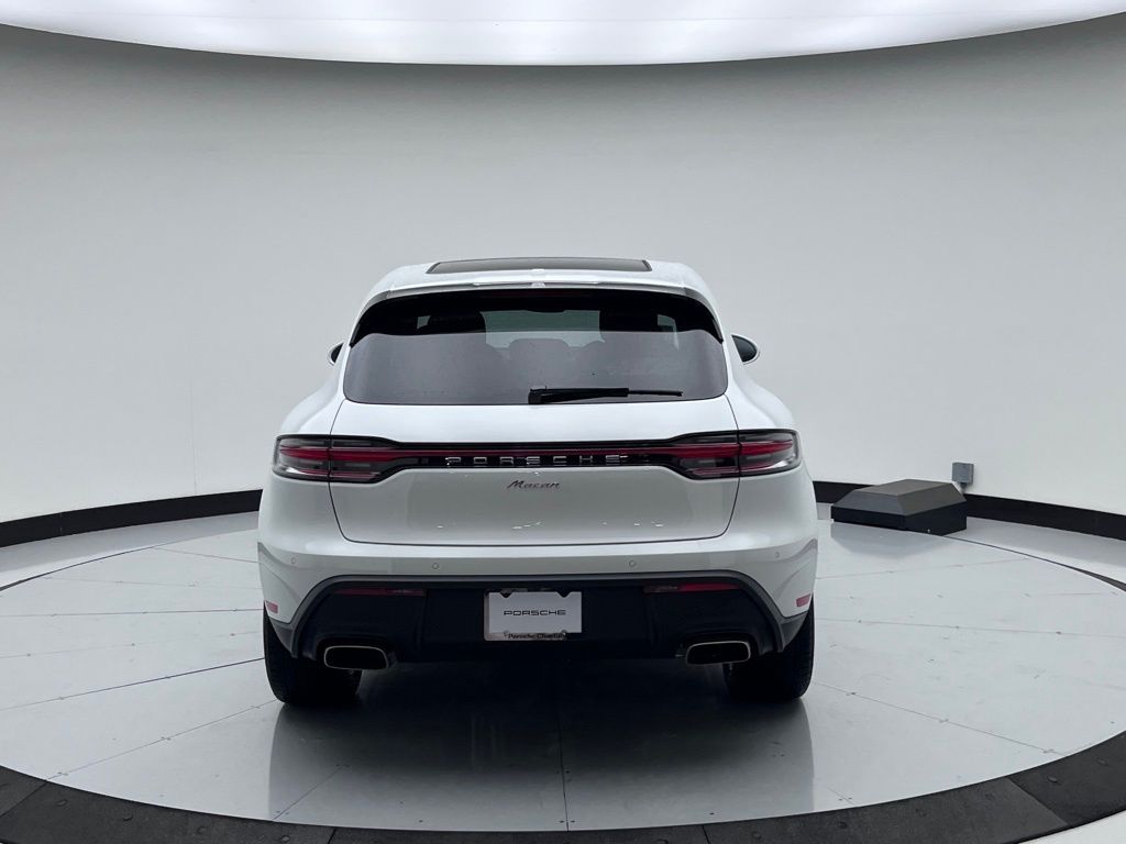 2025 Porsche Macan  8
