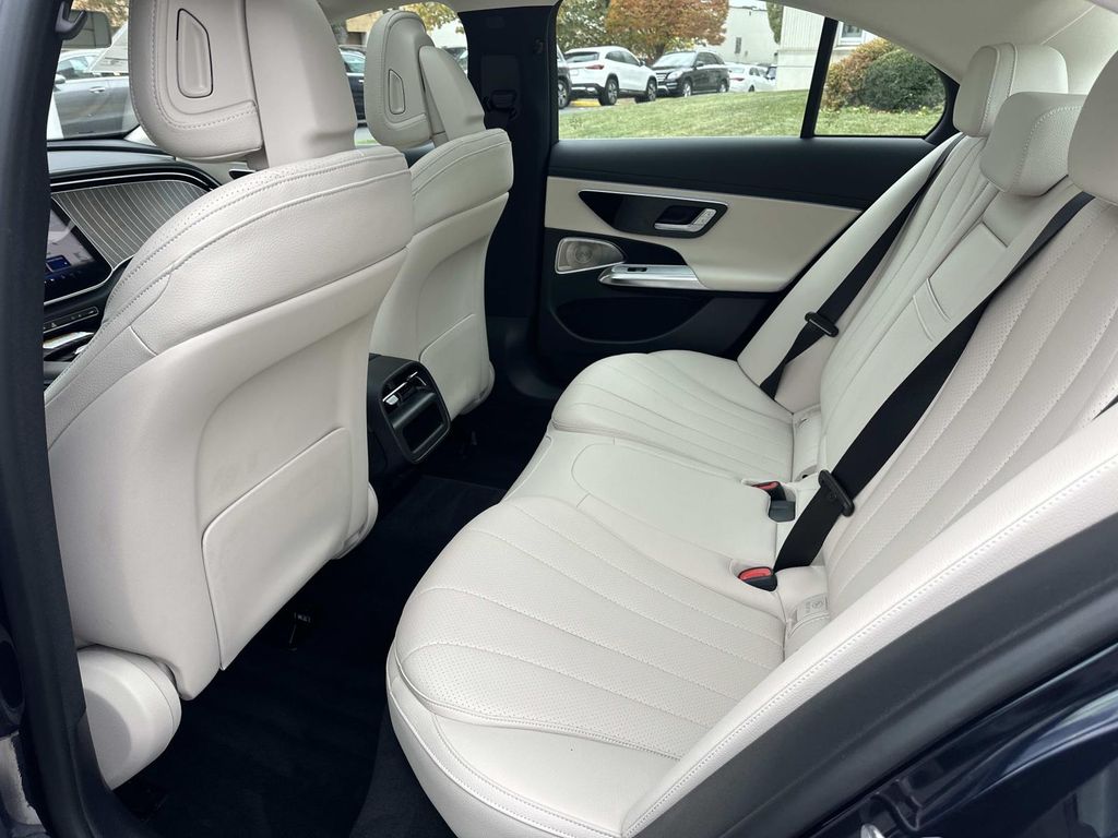 Thumbnail: 2025 Mercedes-Benz E-Class - 32