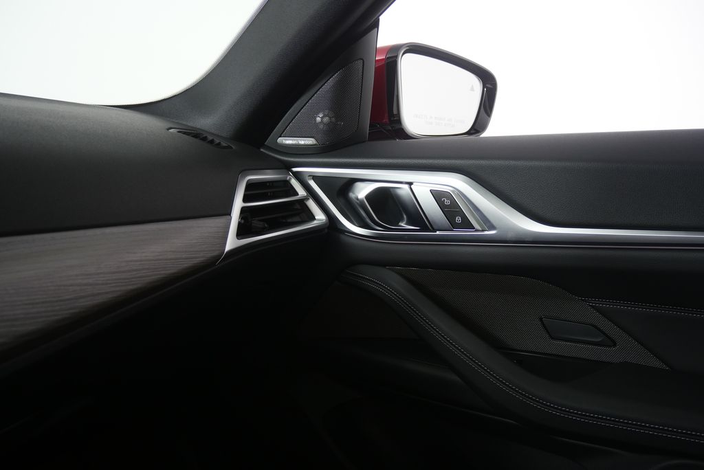 Thumbnail: 2025 BMW 4 Series - 25