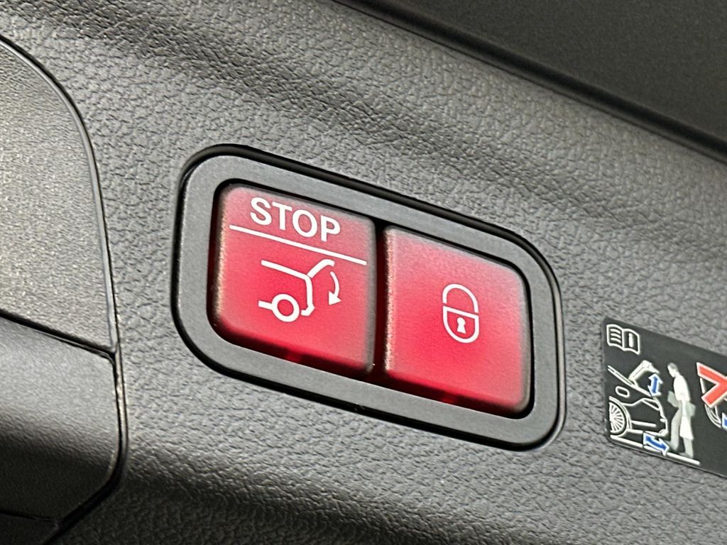 Thumbnail: 2026 Mercedes-Benz GLE - 14