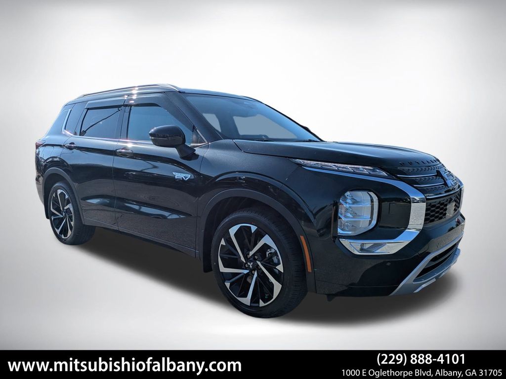 2025 Mitsubishi Outlander Plug-in Hybrid SEL S-AWC's photo