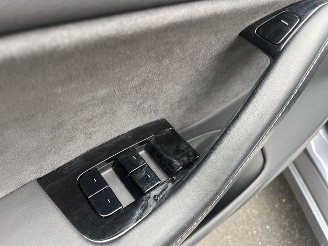 2018 Tesla Model 3 Mid Range 23
