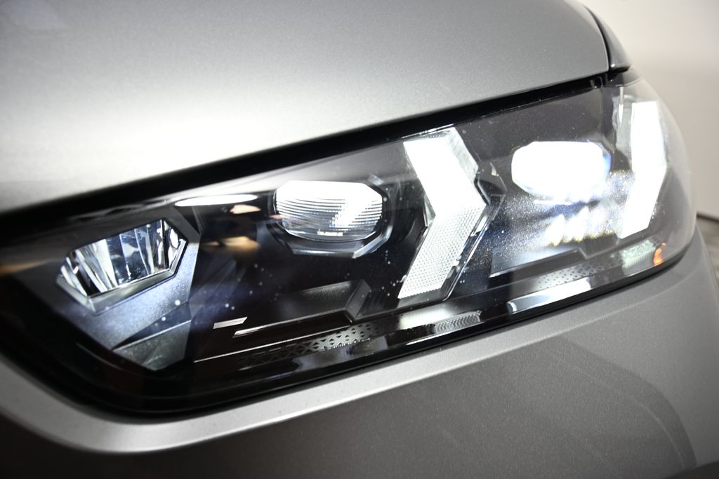 Thumbnail: 2026 BMW X5 - 9