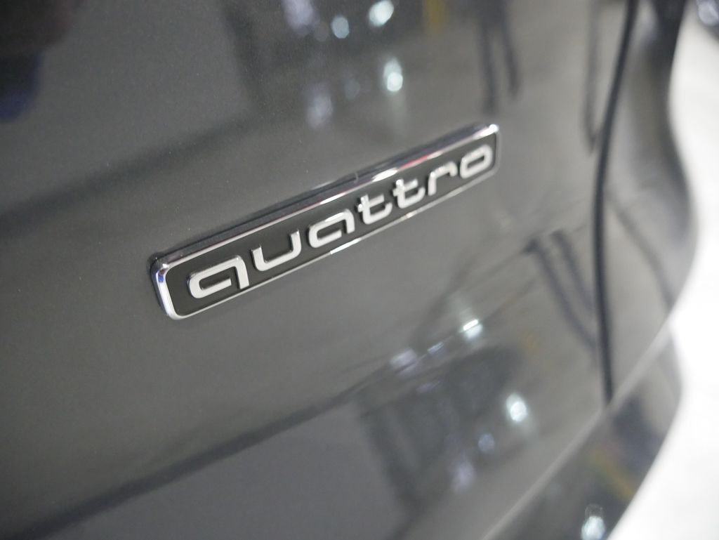 Thumbnail: 2025 Audi Q5 - 10