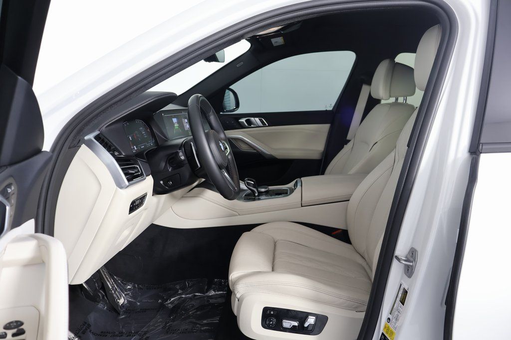 Thumbnail: 2021 BMW X6 - 10