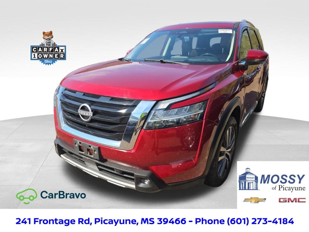 Red (Scarlet Ember Tintcoat) 2022 Nissan Pathfinder Platinum FWD SUV / Crossover Front-Wheel Drive 9-Speed Automatic