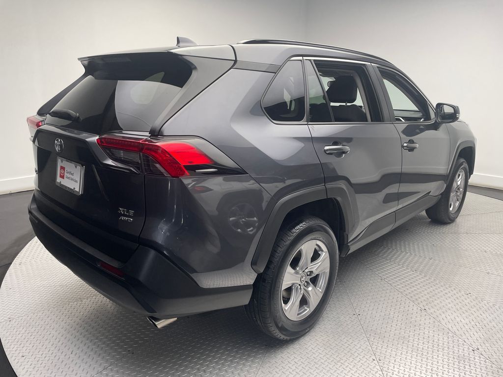 2023 Toyota RAV4 XLE 5