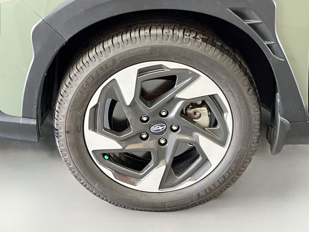 Used 2024 Alpine Green Subaru Limited image 31