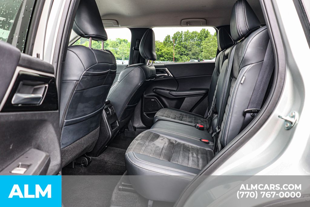 Used 2025 Silver Mitsubishi SE image 19