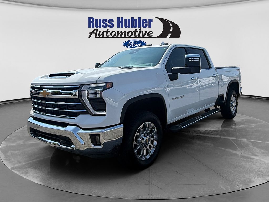 Summit White 2025 Chevrolet Silverado 2500HD Pickup Truck Four-Wheel Drive Automatic