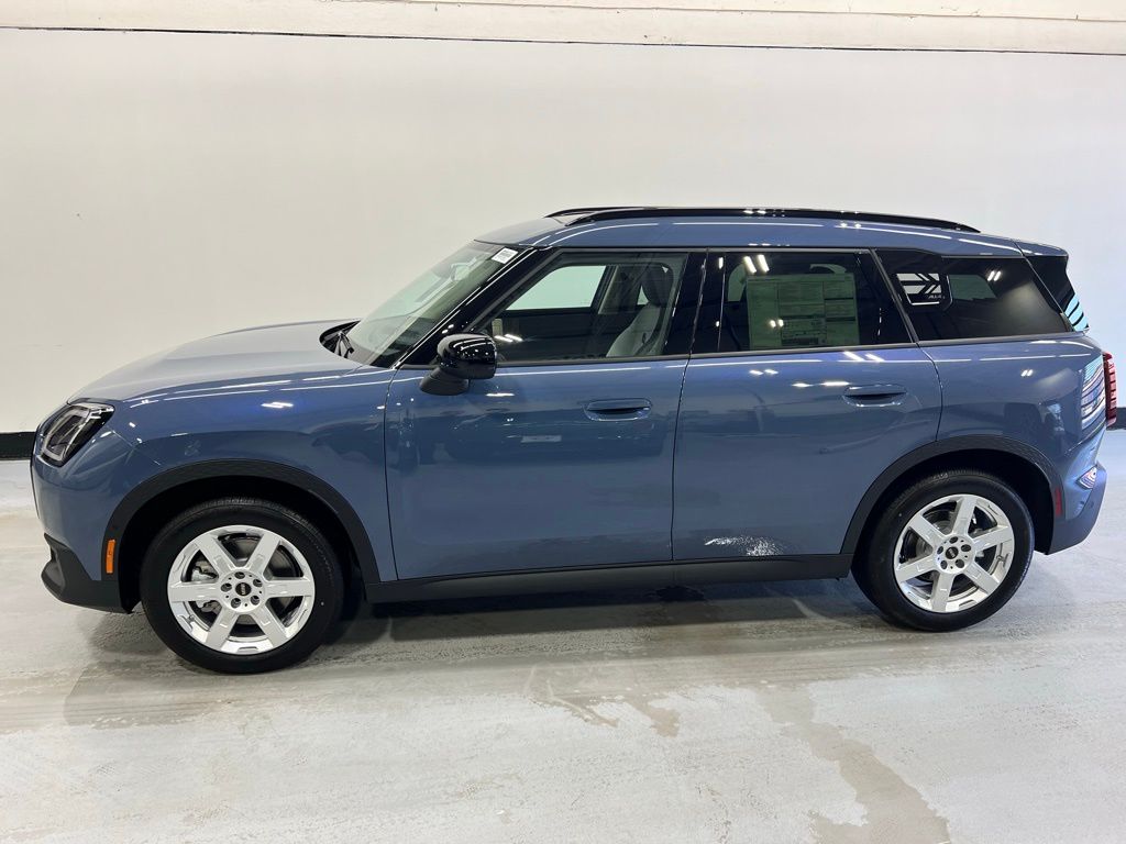 2025 MINI Cooper Countryman Base 2