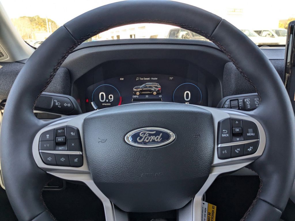 2025 Ford Explorer Active