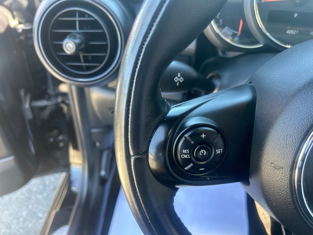 Thumbnail: 2021 MINI Cooper - 17