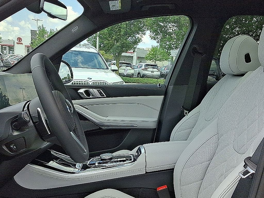 Thumbnail: 2026 BMW X5 - 9