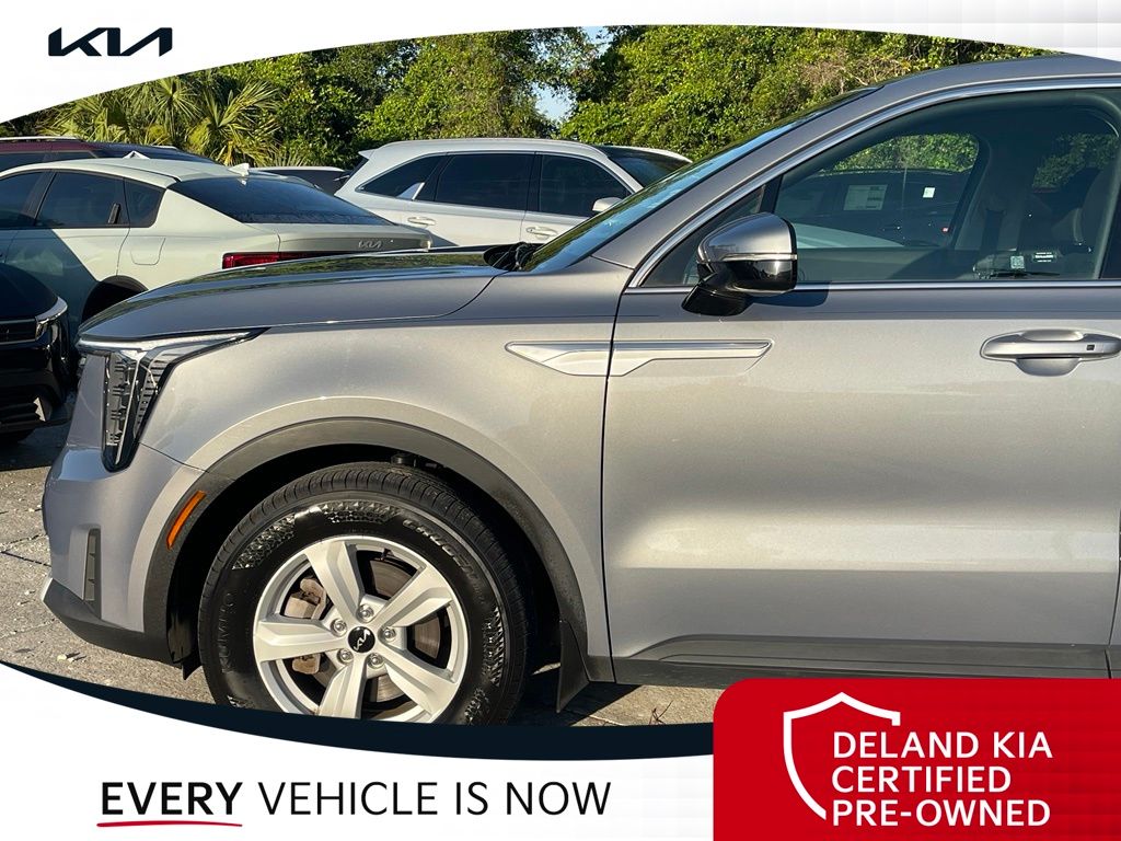 2024 Kia Sorento LX - Photo 12