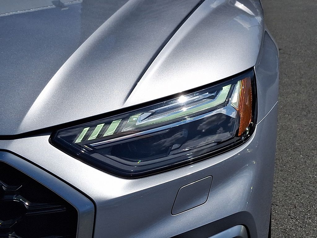 Thumbnail: 2023 Audi Q5 - 9