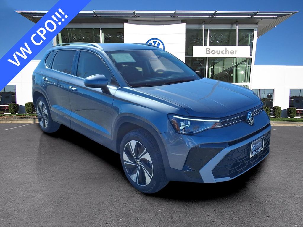 Platinum Gray Metallic 2025 Volkswagen Taos SE 4Motion SUV / Crossover All-Wheel Drive 8-Speed Automatic