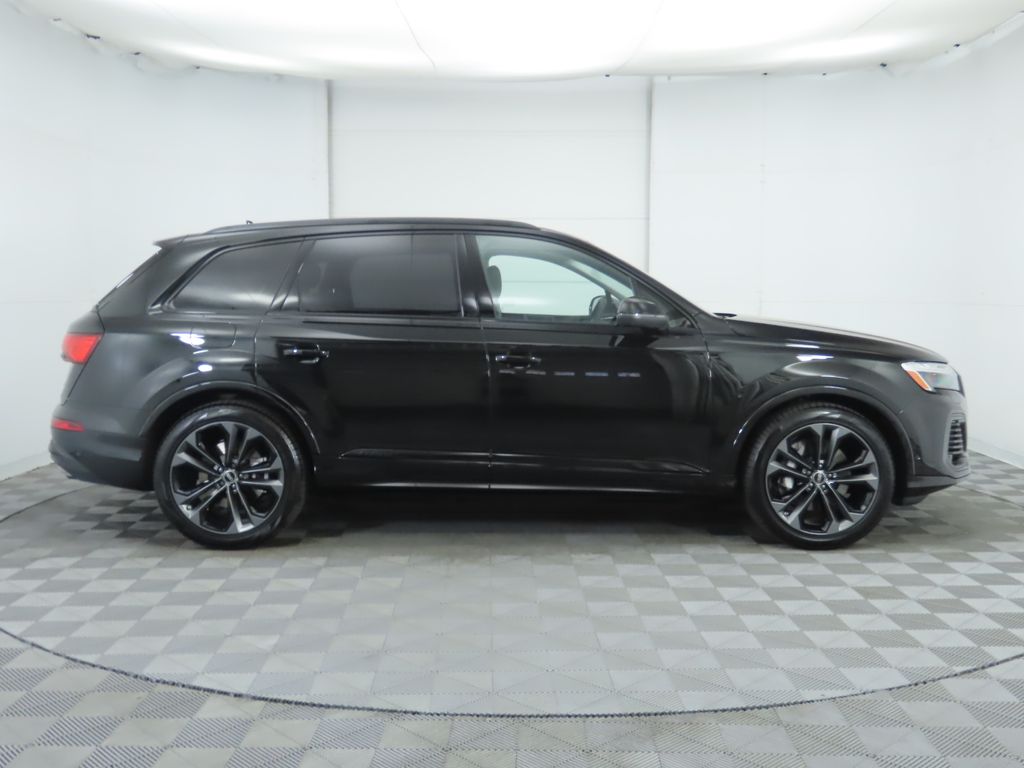 Thumbnail: 2025 Audi Q7 - 4