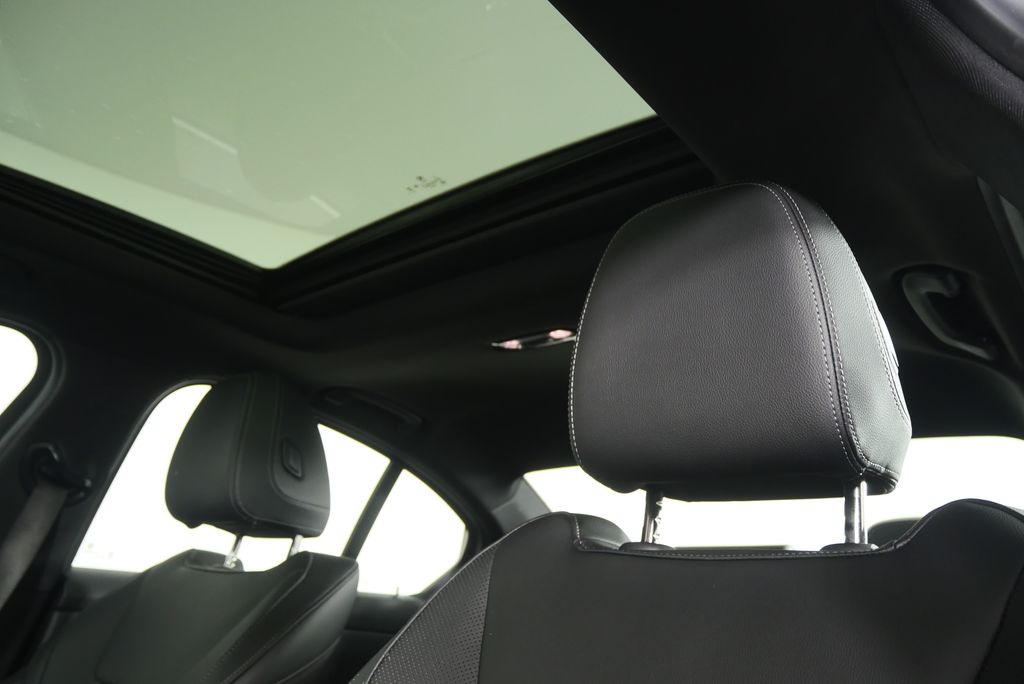 Thumbnail: 2025 BMW 3 Series - 12