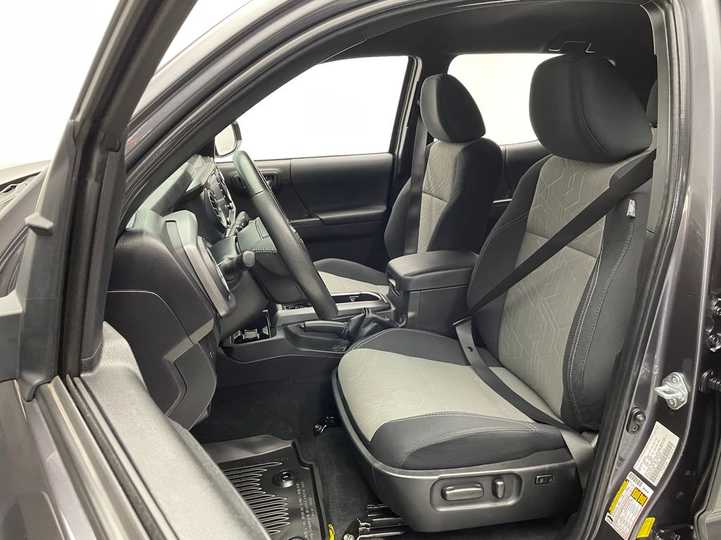 Thumbnail: 2022 Toyota Tacoma - 13