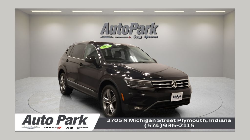 Pearl Metallic 2018 Volkswagen Tiguan SUV / Crossover All-Wheel Drive 8-Speed Automatic