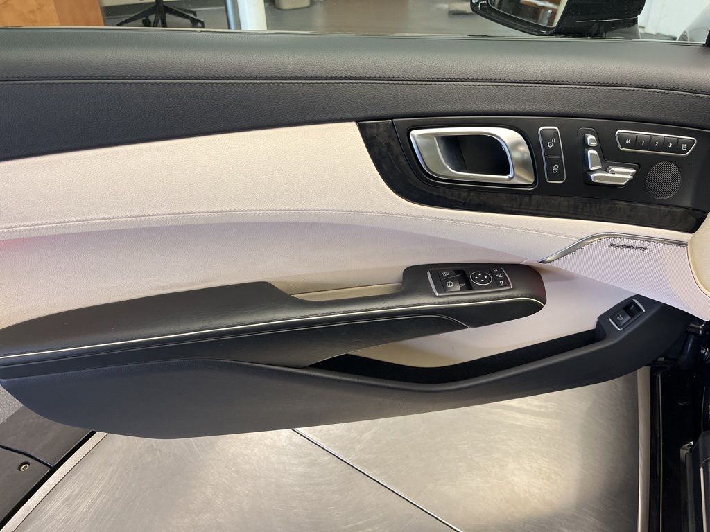 Thumbnail: 2016 Mercedes-Benz SL-Class - 11