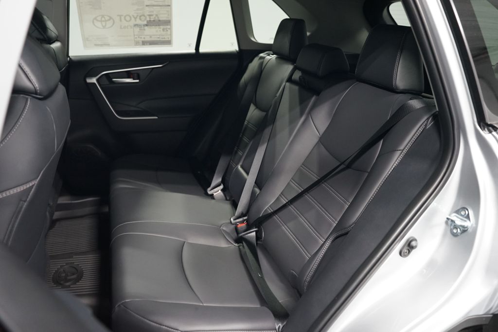 Thumbnail: 2025 Toyota RAV4 - 29