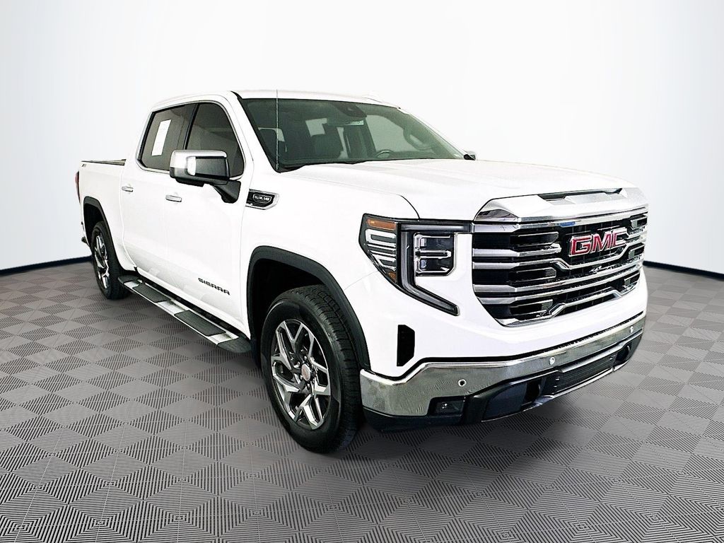 2022 GMC Sierra 1500 SLT Crew Cab 4WD